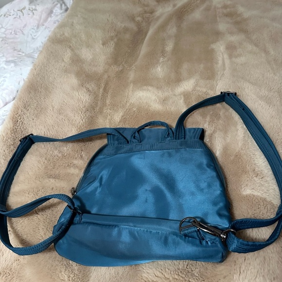 Travelon Anti-theft Stylish Blue Backpack for Women Travel - Picture 2 of 6